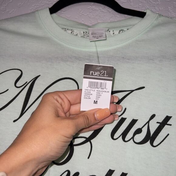 NWT Rue 21 Green Not Just A Pretty Face Lace Back T-Shirt‎ Size Medium - Picture 3 of 6